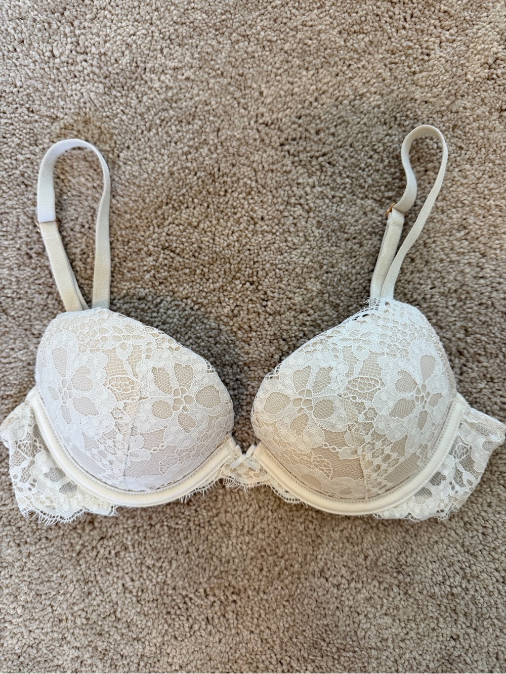 Victoria’s Secret Dream Angels Lace Push Up Bra in Ivory - Women’s 32A - EUC